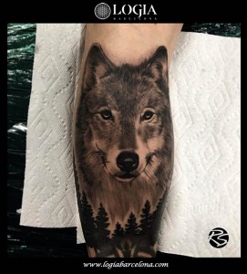 tatuaje-brazo-lobo-logia-barcelona-ridnel-02         